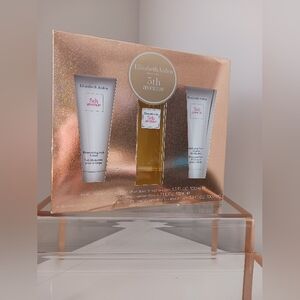 Elizabeth Arden - 5th Avenue Moisturizer & Body Oil Set